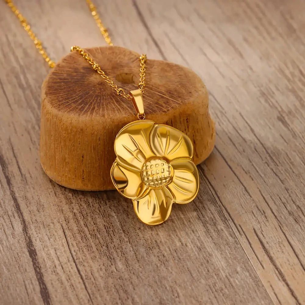 Flower Pendant Necklace