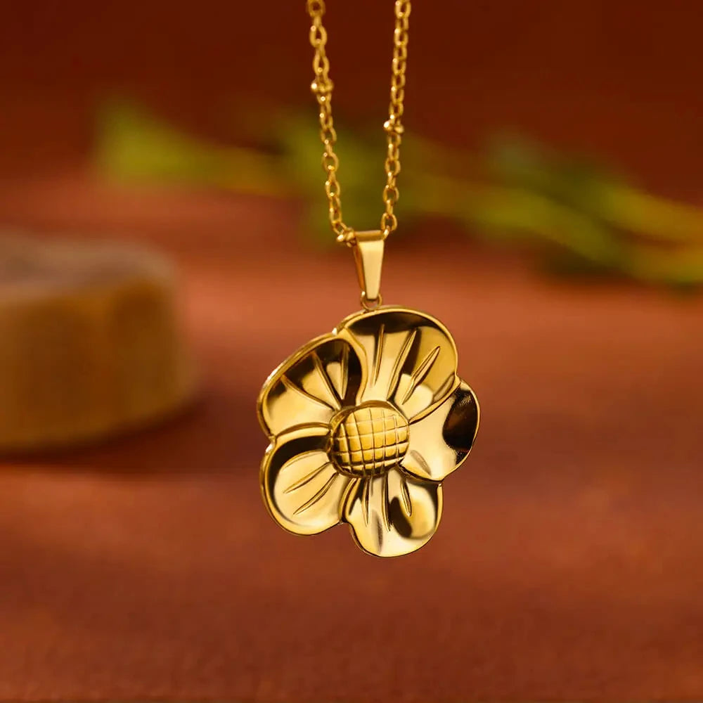 Flower Pendant Necklace